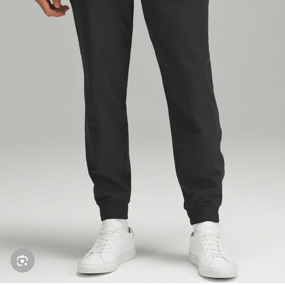 Lululemon Men's Black Jogger Pants